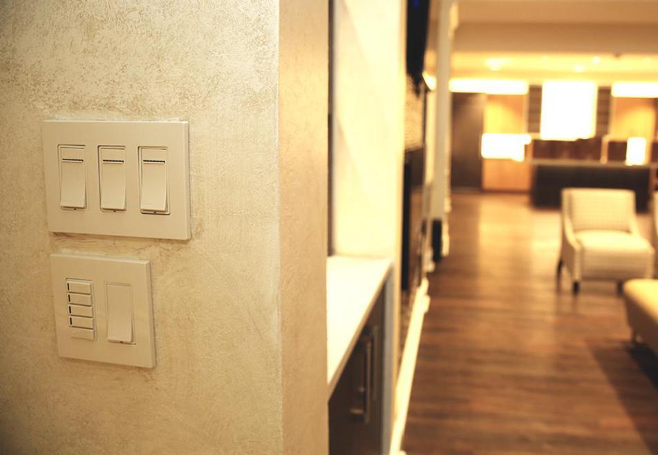 Smart light to dim lamp at home